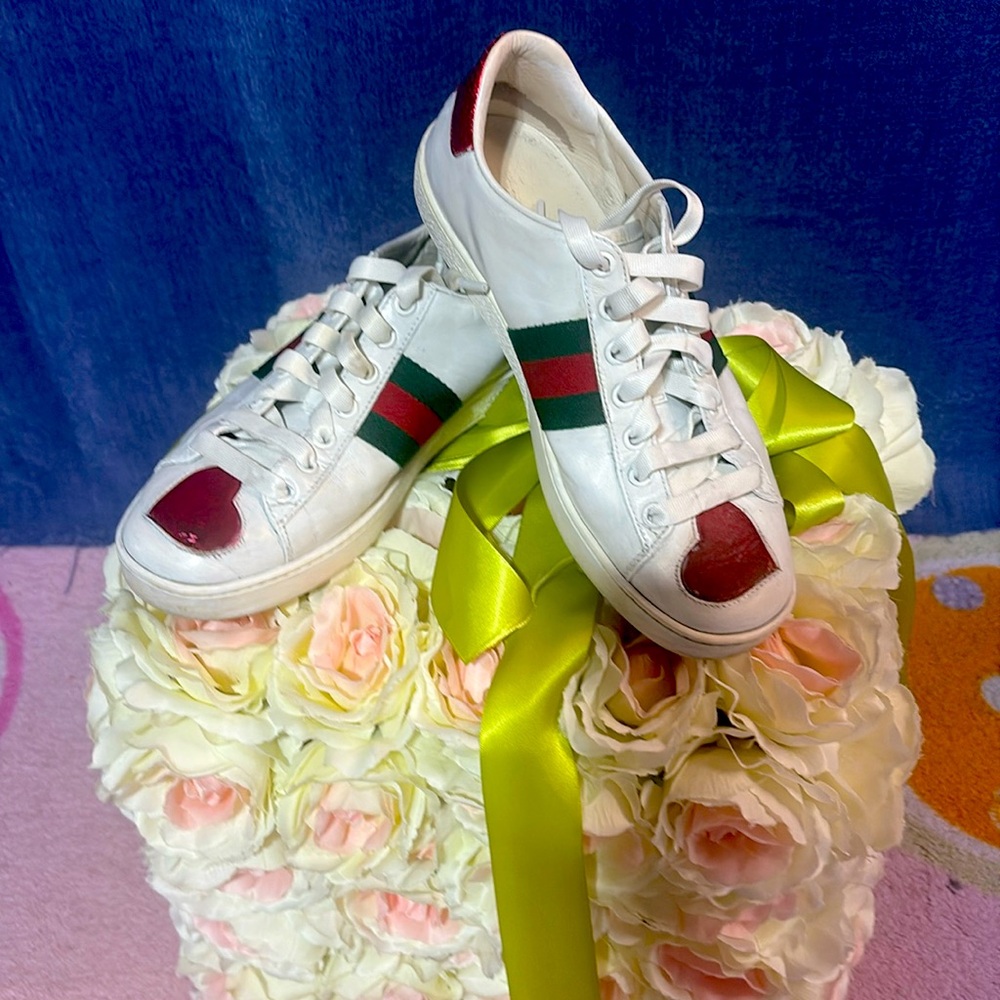 Authentic Gucci Womens 435638 Ace ‘HEART’ Green Red Web Sneakers EU 37 || US 6.5